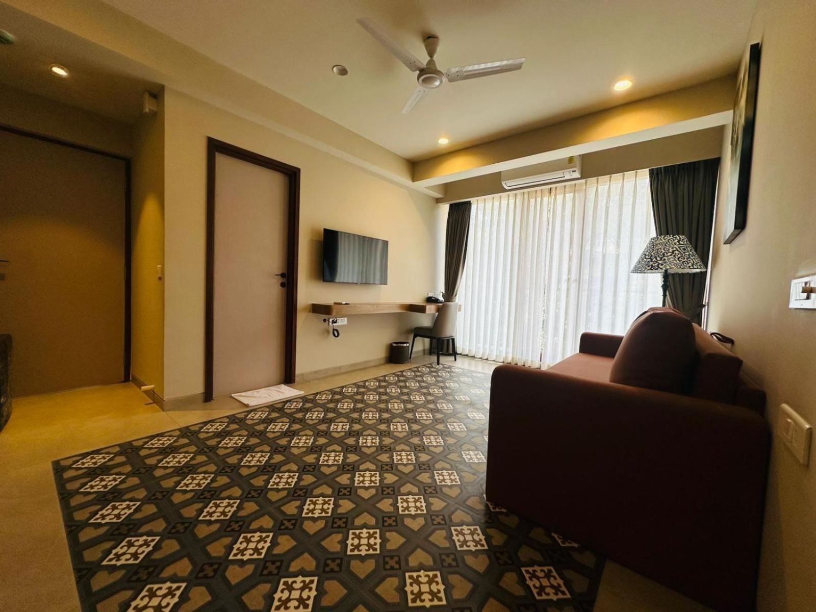 Titanic Boutique Hotel Бага Экстерьер фото