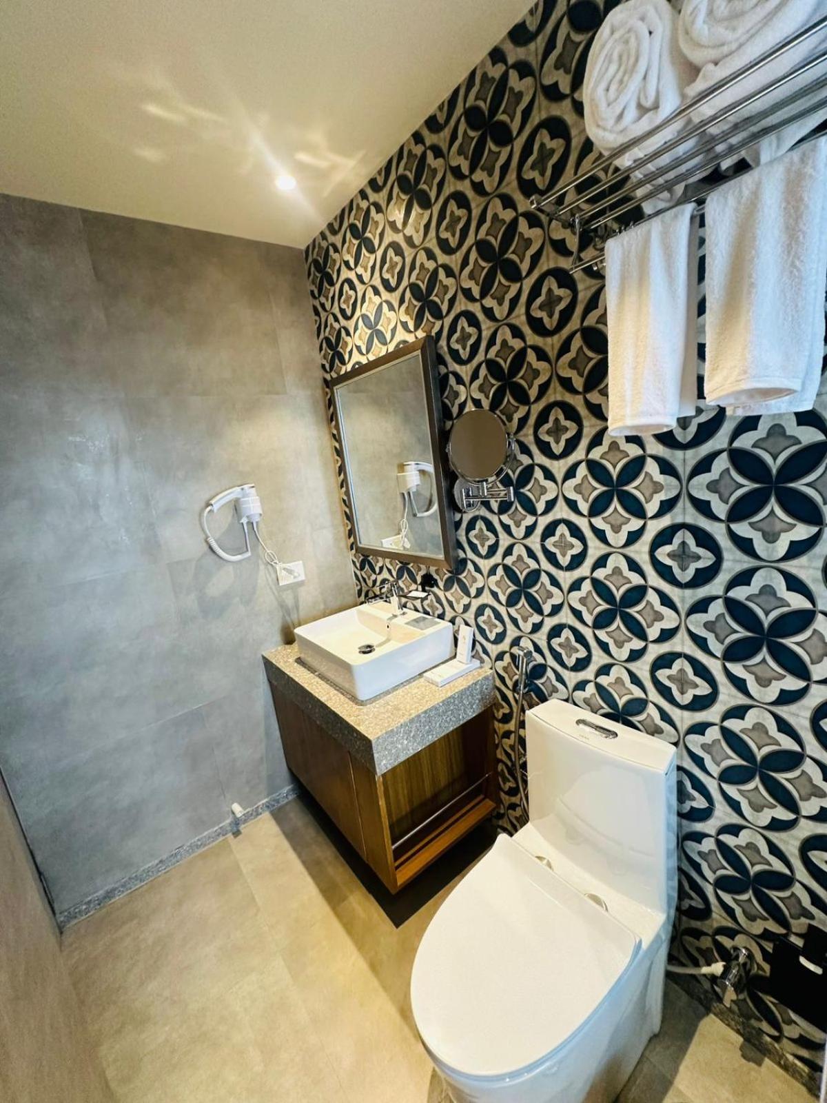 Titanic Boutique Hotel Бага Экстерьер фото