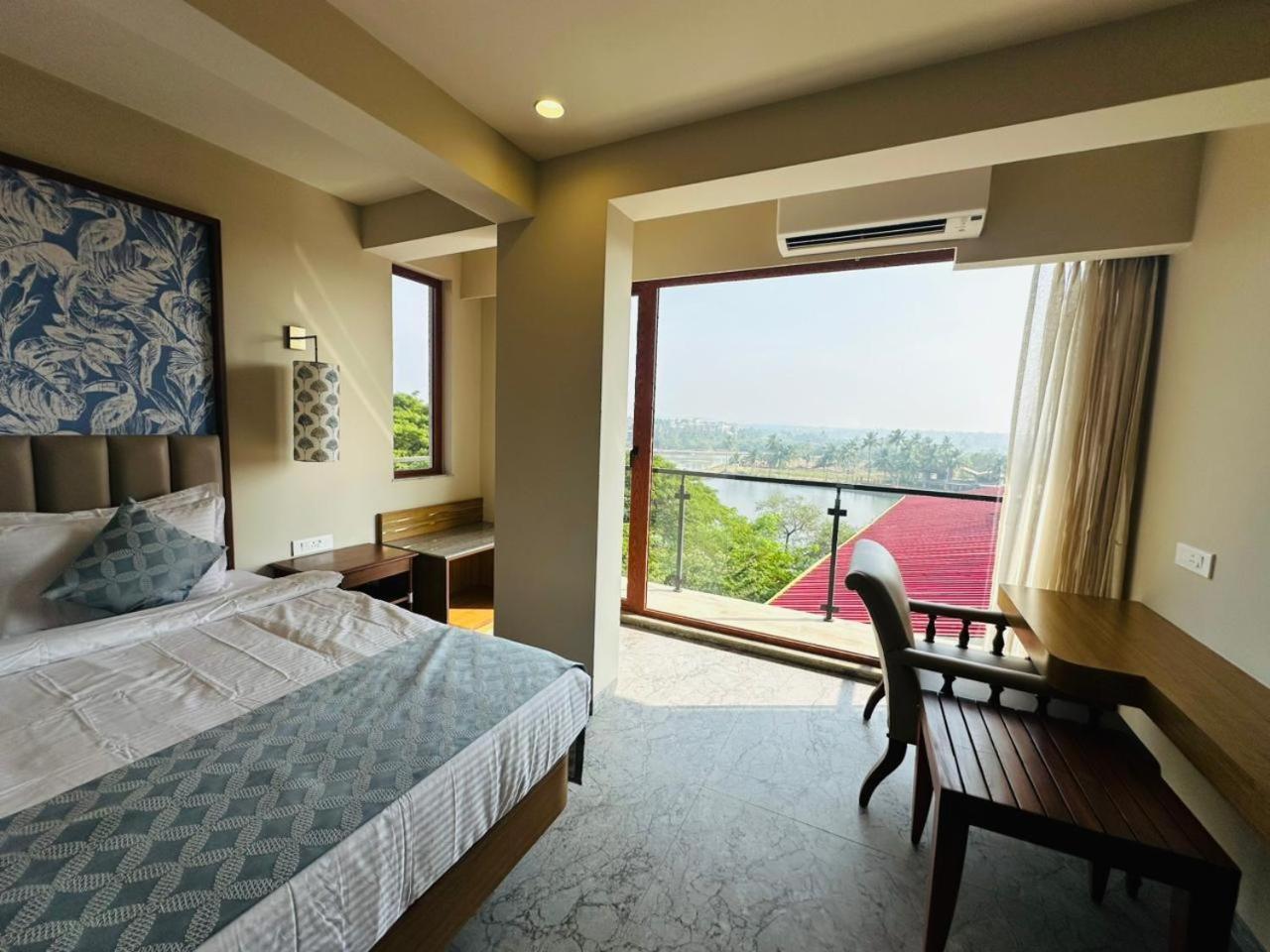 Titanic Boutique Hotel Бага Экстерьер фото